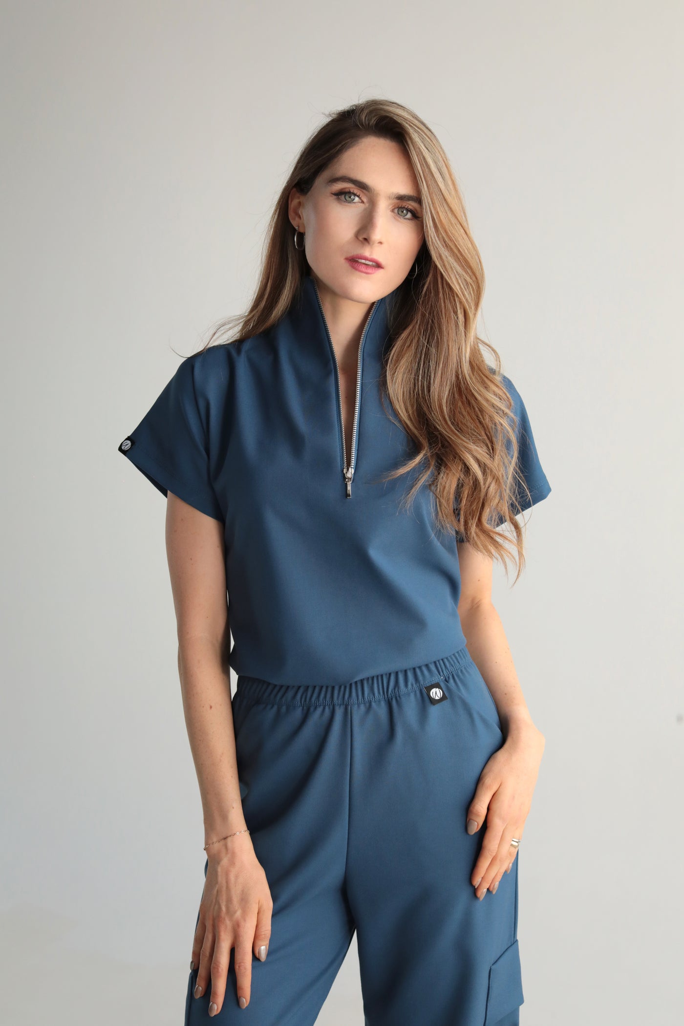 Filipina Victory Índigo